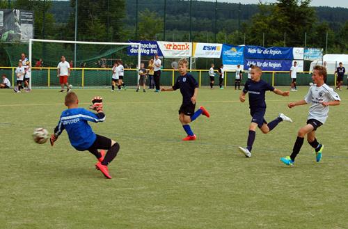 Rekordteilnahme in Taunusstein-Neuhof beim Jugendfußballturnier KickMit-07-Cup