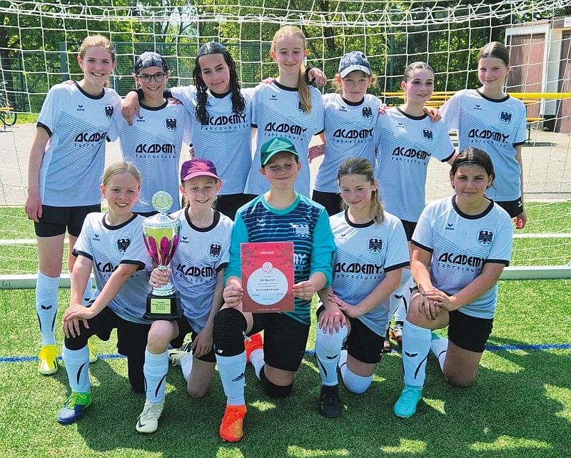 Jugendfußball boomt beim SV Neuhof Jugendfußball boomt beim SV Neuhof