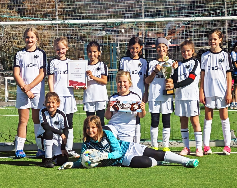 E-Juniorinnen der Sportvereinigung 1895 Taunusstein-Neuhof holen den Kreispoka E-Juniorinnen der Sportvereinigung 1895 Taunusstein-Neuhof holen den Kreispokal